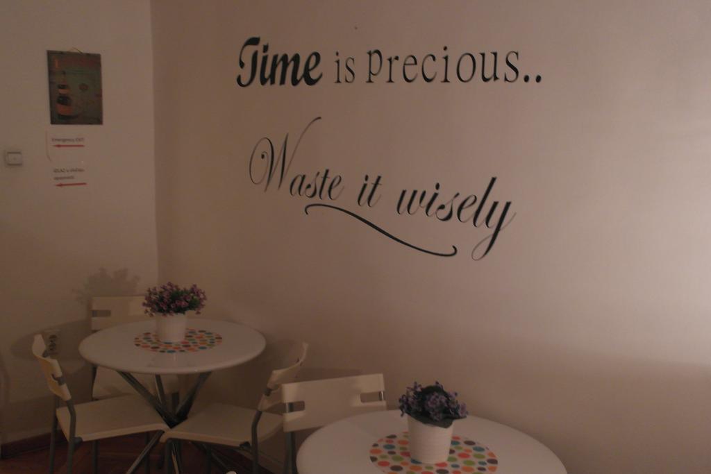 Time Hostel Belgrado Exterior foto
