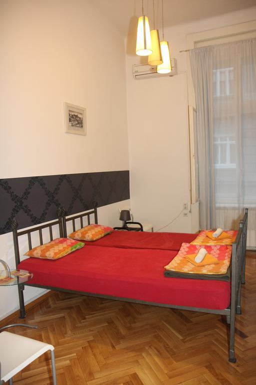 Time Hostel Belgrado Habitación foto